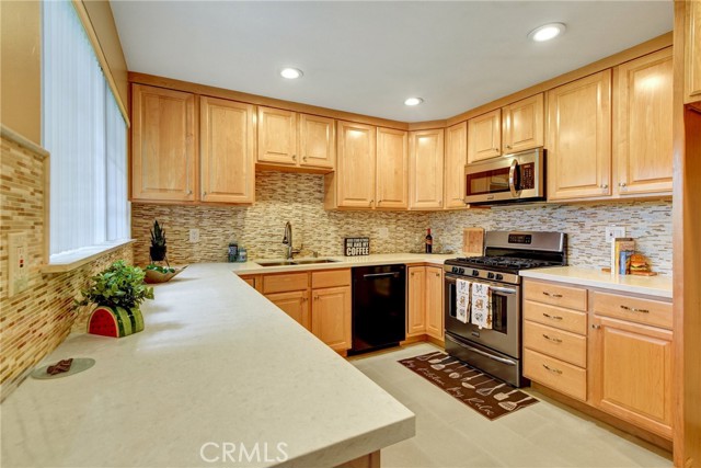2364 6th Street, La Verne CA: https://media.crmls.org/medias/8fa0962e-3677-472c-a926-3912fa35243f.jpg
