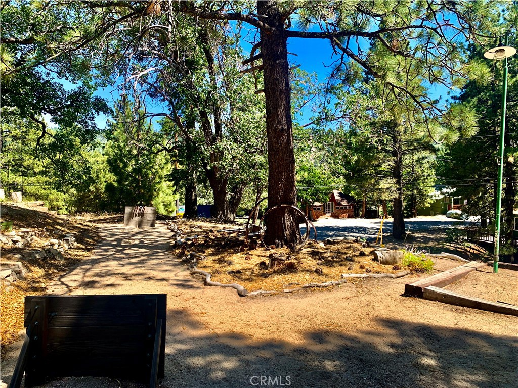 https://media.crmls.org/medias/8fa0a4f2-2d17-4c1c-9440-f6ee8a4876ee.jpg?preset=X-Large