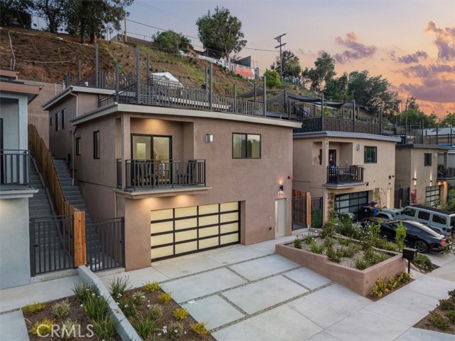 4850 Buchanan, Los Angeles CA: https://media.crmls.org/medias/8fa16ef6-4a5f-4a08-beb6-becc0281100d.jpg