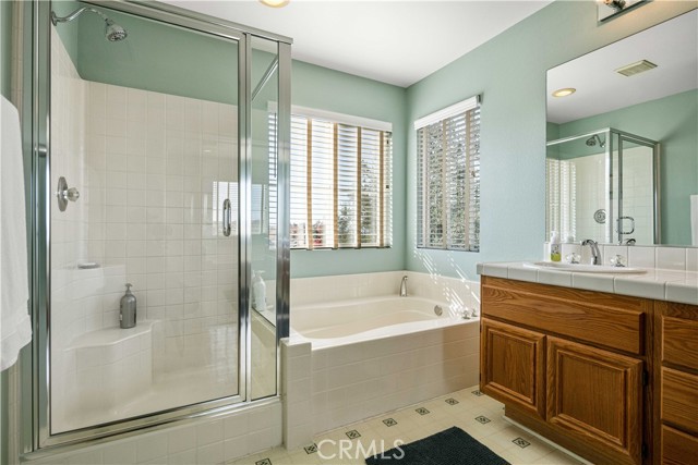 Detail Gallery Image 17 of 34 For 17942 Maplehurst Pl, Canyon Country,  CA 91387 - 3 Beds | 2/1 Baths