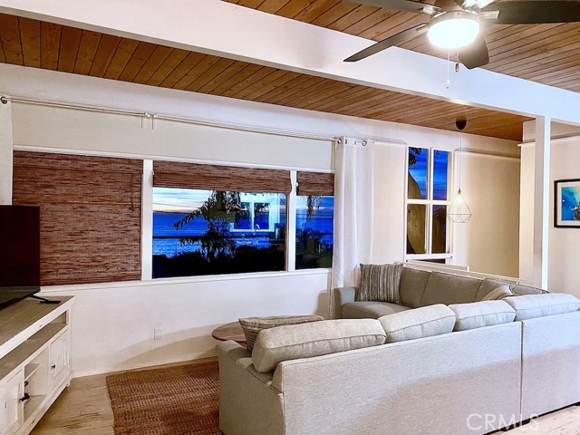 Detail Gallery Image 6 of 22 For 31915 9th Ave, Laguna Beach,  CA 92651 - 3 Beds | 2 Baths