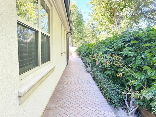 57 Donovan, Irvine CA: https://media.crmls.org/medias/8fa3479c-94f7-46f5-a95a-57d1b716088d.jpg