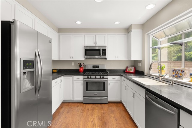 Detail Gallery Image 12 of 38 For 21242 Bristlecone, Mission Viejo,  CA 92692 - 4 Beds | 3 Baths