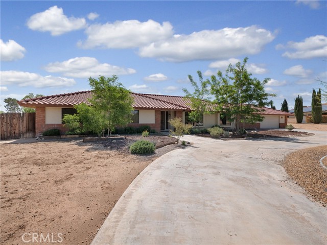 Detail Gallery Image 1 of 55 For 14685 Genesee Rd, Apple Valley,  CA 92307 - 3 Beds | 2/2 Baths