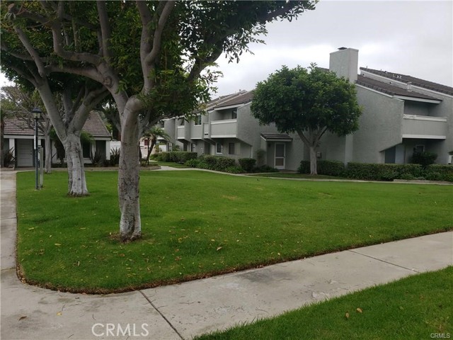 Detail Gallery Image 6 of 25 For 8281 Cherrywood Cir #4,  Huntington Beach,  CA 92646 - 2 Beds | 1/1 Baths