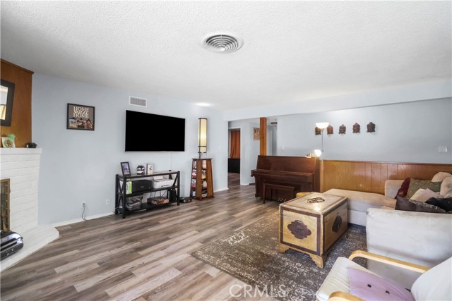 12844 Elkwood Street, North Hollywood CA: https://media.crmls.org/medias/8fa5a75a-5f5d-44f4-9865-0c1c6fd9e0a1.jpg