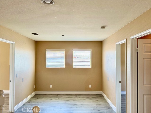 Detail Gallery Image 13 of 22 For 6927 Tailwind Ln, Fontana,  CA 92336 - 4 Beds | 2/1 Baths