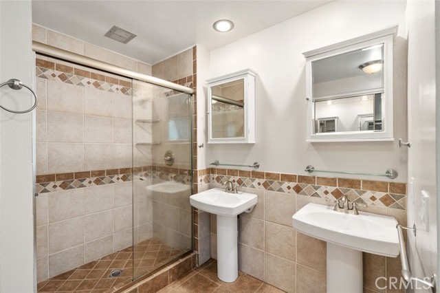 Detail Gallery Image 28 of 42 For 5765 Fairhaven Ave, Woodland Hills,  CA 91367 - 3 Beds | 2 Baths