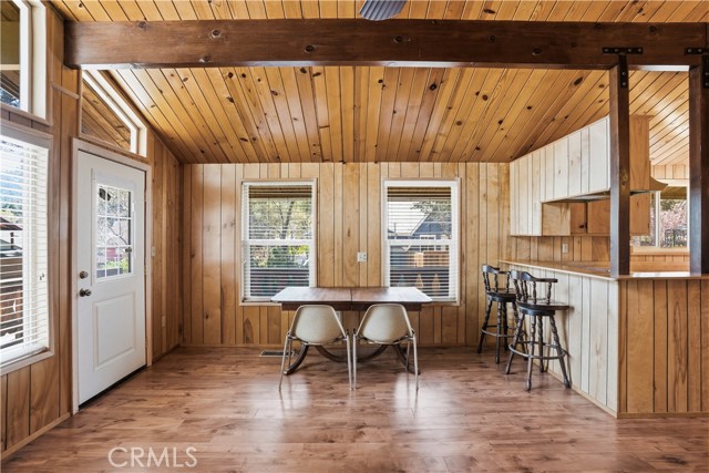 Detail Gallery Image 8 of 32 For 6230 Penguin, Wrightwood,  CA 92397 - 1 Beds | 1 Baths