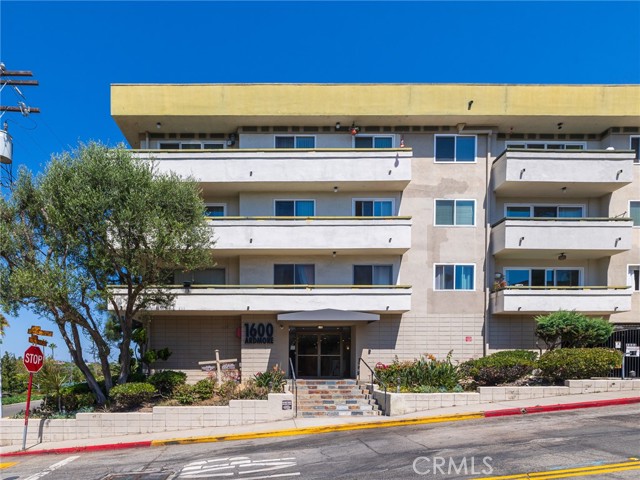 1600 Ardmore Avenue, Hermosa Beach, California 90254, 1 Bedroom Bedrooms, ,1 BathroomBathrooms,Residential,For Sale,Ardmore,SB24212398