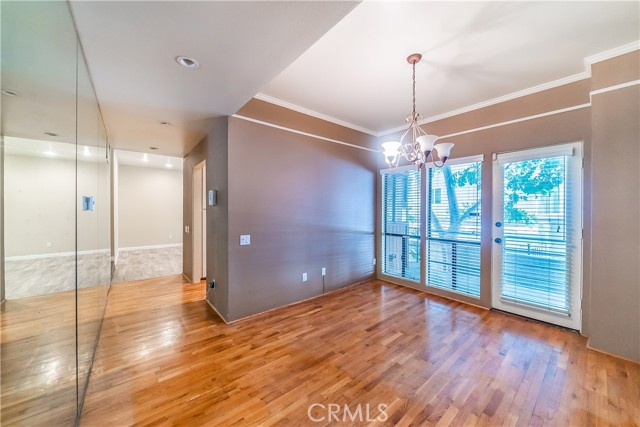 Detail Gallery Image 12 of 33 For 13236 Valleyheart #102,  Studio City,  CA 91604 - 2 Beds | 3 Baths