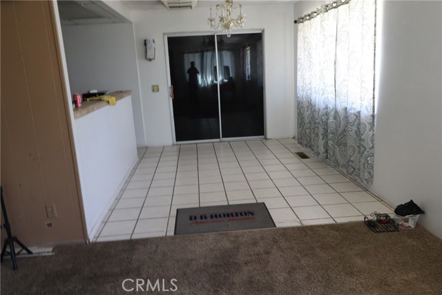8255 E Avenue, Hesperia CA: https://media.crmls.org/medias/8fa94e65-eaf9-454b-9306-f5ddad55b1c2.jpg