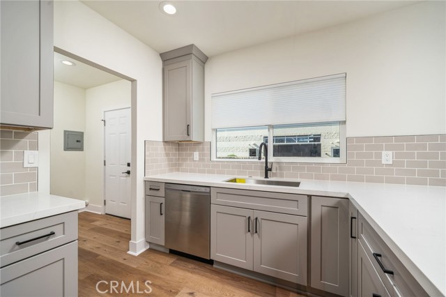 Detail Gallery Image 11 of 28 For 1946 Corson St, Pasadena,  CA 91107 - 3 Beds | 2 Baths