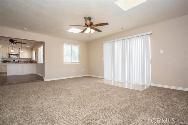 Detail Gallery Image 12 of 16 For 10598 Hemlock Ave, Hesperia,  CA 92345 - 3 Beds | 2 Baths