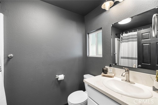 Detail Gallery Image 14 of 34 For 22615 via Santana, Nuevo,  CA 92567 - 3 Beds | 2 Baths