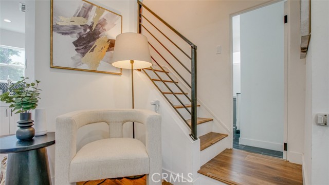 231 W Cedar Avenue, Burbank CA: https://media.crmls.org/medias/8fac9c1b-26b1-4d75-a6c7-b88c445ec5f9.jpg