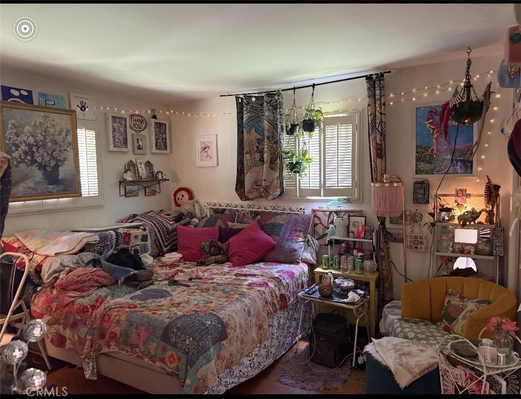 https://media.crmls.org/medias/8fadfe6c-2567-4c60-b8a4-5a317c6621a0.jpg?preset=X-Large