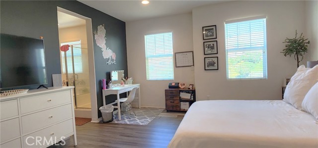 22013 Barrington Way, Saugus CA: https://media.crmls.org/medias/8fae6df6-134b-45b1-99f6-95ab9af943b4.jpg