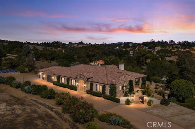 3012 Ridge Creek Drive, Fallbrook CA: https://media.crmls.org/medias/8faf389c-4e72-4f42-8924-ad55940170c0.jpg