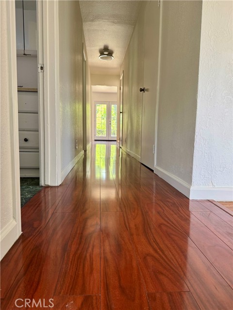 Detail Gallery Image 5 of 20 For 7019 Chimineas Ave, Reseda,  CA 91335 - 5 Beds | 4 Baths