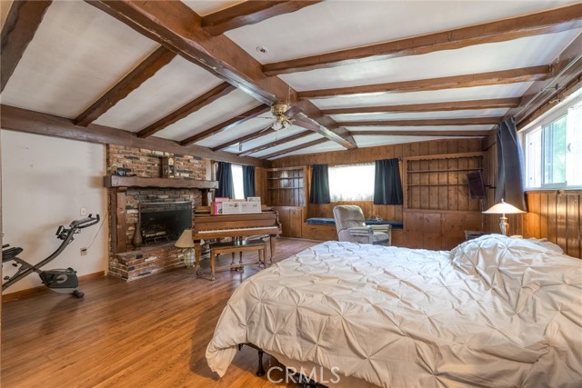 6232 Riverton Avenue, North Hollywood CA: https://media.crmls.org/medias/8fb0405b-d8d5-477c-ad1a-234194494eae.jpg