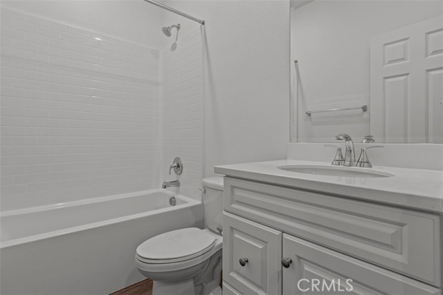 4285 S Hermosa Paseo, Ontario CA: https://media.crmls.org/medias/8fb0d0f8-101a-40d0-85f9-a1b356901b6e.jpg