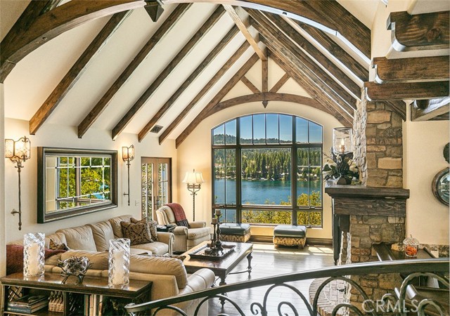 28087 North Shore Road, Lake Arrowhead CA: https://media.crmls.org/medias/8fb190db-c938-430e-83de-25ed94155540.jpg
