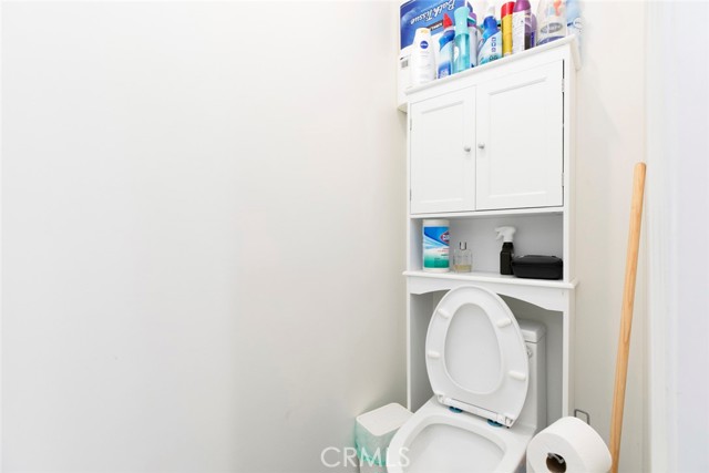 6638 Lindley Avenue, Reseda CA: https://media.crmls.org/medias/8fb298db-8ad6-4f4d-84d3-628021a7aebc.jpg