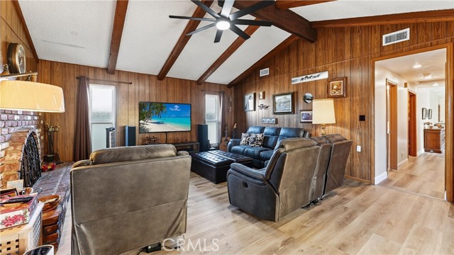 Detail Gallery Image 6 of 34 For 1107 W 210th St, Torrance,  CA 90502 - 4 Beds | 2 Baths