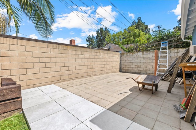 3556 Rutgers Avenue, Long Beach CA: https://media.crmls.org/medias/8fb2ec21-b631-40cc-9a29-391ef8f6c4c8.jpg