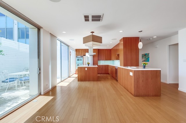 Detail Gallery Image 13 of 75 For 2999 E Ocean Bld, Long Beach,  CA 90803 - – Beds | – Baths