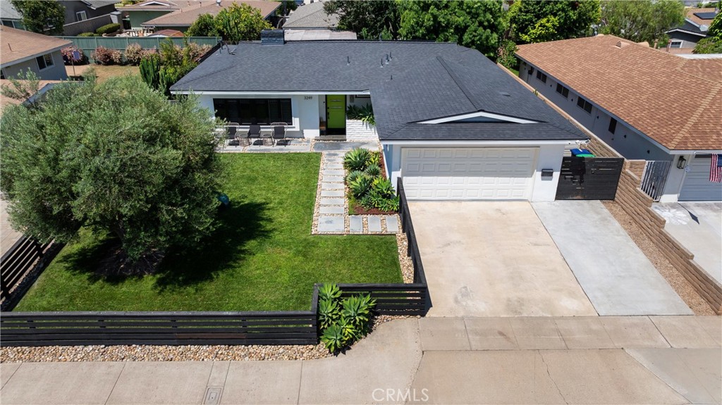 8fb35775 E435 4eea B8a2 F3e8672d5cb3