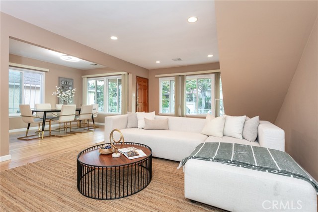 420 Canyon Drive, Glendale CA: https://media.crmls.org/medias/8fb3a30b-a32b-4e35-80a0-d6c45cbb5520.jpg