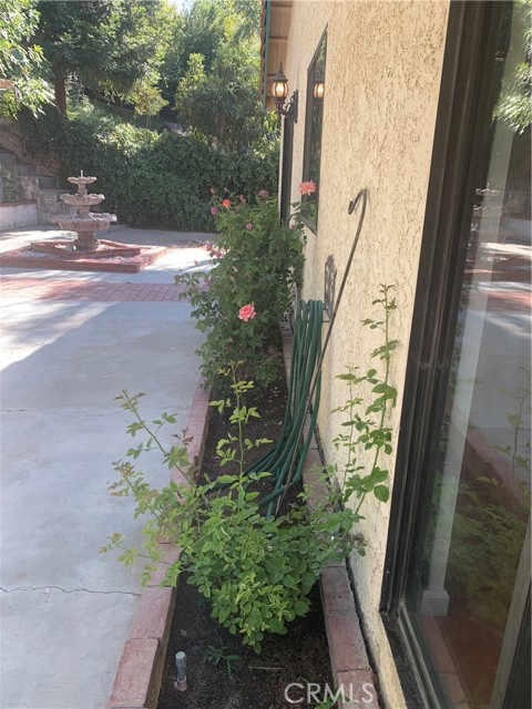 5246 Calderon Road, Woodland Hills CA: https://media.crmls.org/medias/8fb3cd2a-87c1-47a9-bf3b-1e131fb089f2.jpg