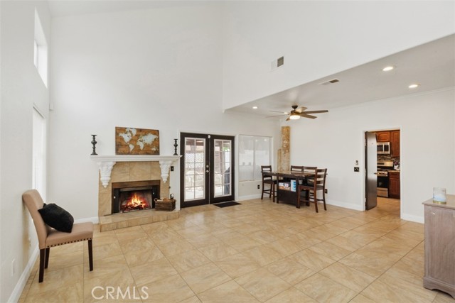 Detail Gallery Image 4 of 28 For 16588 War Cloud Dr, Moreno Valley,  CA 92551 - 4 Beds | 2/1 Baths