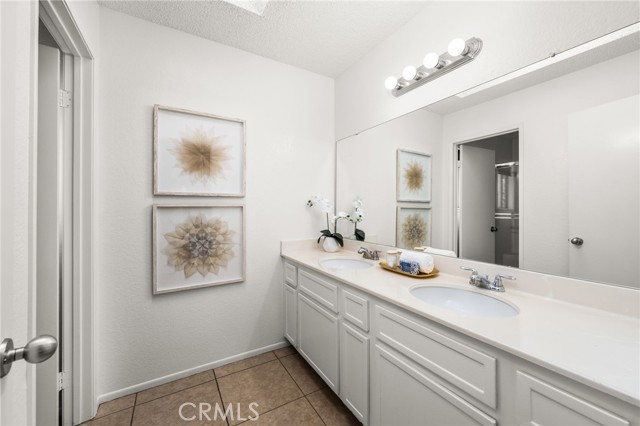 24620 Mantee Place, Moreno Valley CA: https://media.crmls.org/medias/8fb43eb1-24c5-47d2-8d0a-24173f6110d3.jpg