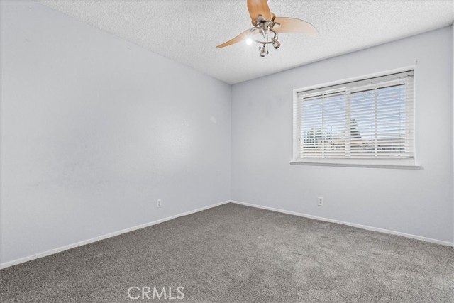 Detail Gallery Image 4 of 16 For 16476 Nisqualli Rd, Victorville,  CA 92395 - 4 Beds | 2 Baths