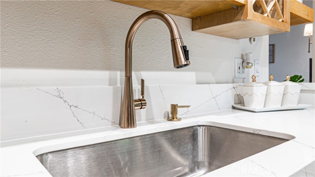 13722 Red Hill Avenue, Tustin CA: https://media.crmls.org/medias/8fb91cf0-1ffa-4471-a6be-fbae8b4394c5.jpg