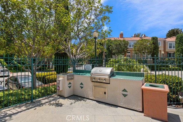 10 Palmieri Aisle, Irvine CA: https://media.crmls.org/medias/8fb9402e-0004-45e5-b678-78dfc77a00b2.jpg