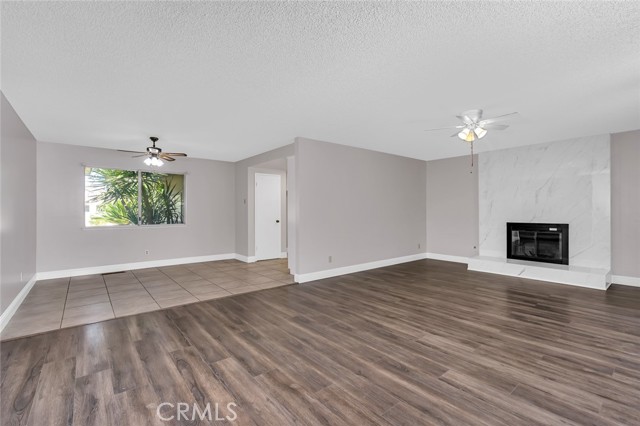 Detail Gallery Image 3 of 22 For 2265 E Herndon, Fresno,  CA 93720 - 3 Beds | 2 Baths