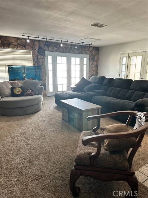 Detail Gallery Image 5 of 16 For 22170 Raven Way, Grand Terrace,  CA 92313 - 5 Beds | 3/1 Baths