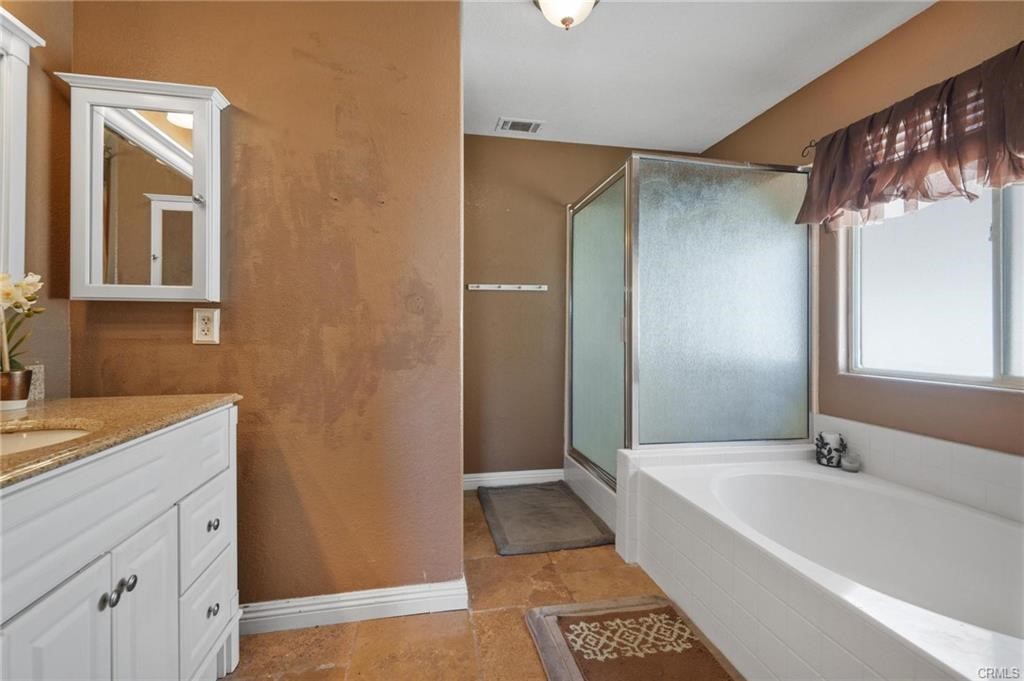 Detail Gallery Image 10 of 14 For 12875 Riverview Dr, Victorville,  CA 92395 - 3 Beds | 2 Baths