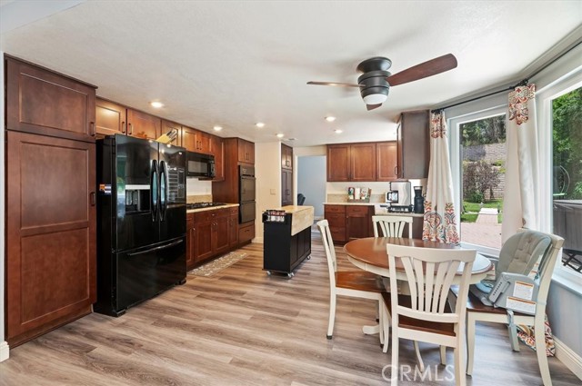 Detail Gallery Image 13 of 45 For 3079 Mojave Ct, Highland,  CA 92346 - 4 Beds | 3 Baths