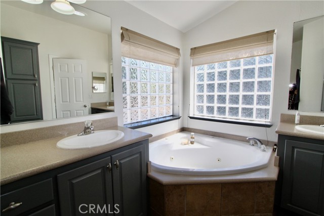 Detail Gallery Image 15 of 36 For 400 Sulphur Bank Rd #24,  Clearlake Oaks,  CA 95423 - 4 Beds | 2 Baths