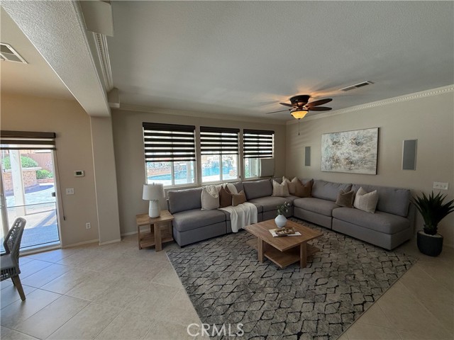 Detail Gallery Image 5 of 49 For 36613 Wandering Pl, Murrieta,  CA 92563 - 5 Beds | 4 Baths