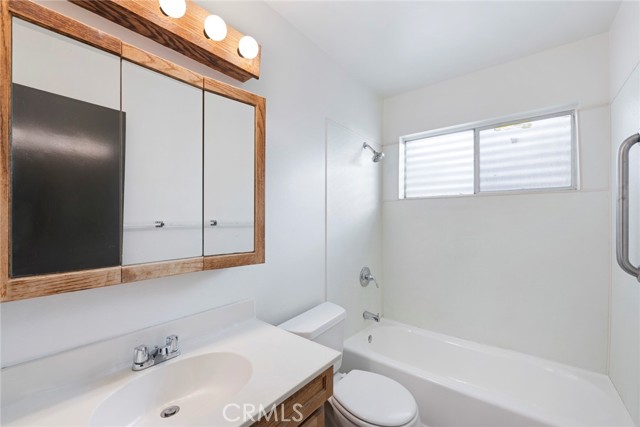 Detail Gallery Image 18 of 33 For 6597 Kameha Cir, Yorba Linda,  CA 92886 - 4 Beds | 3/1 Baths
