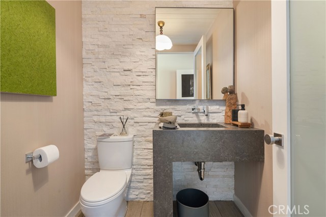 Detail Gallery Image 16 of 22 For 998 Emerald Bay, Laguna Beach,  CA 92651 - 4 Beds | 4/1 Baths