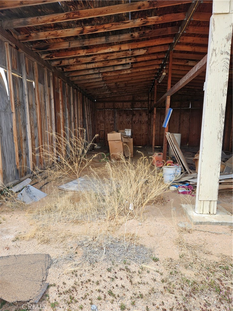 https://media.crmls.org/medias/8fbdb148-90fe-4573-bfc0-73c688beb719.jpg?preset=X-Large