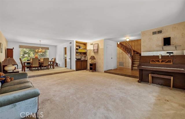 5340 Edgeware Drive, Calabasas CA: https://media.crmls.org/medias/8fbdbdba-2cab-43d0-8f4a-da03df426365.jpg