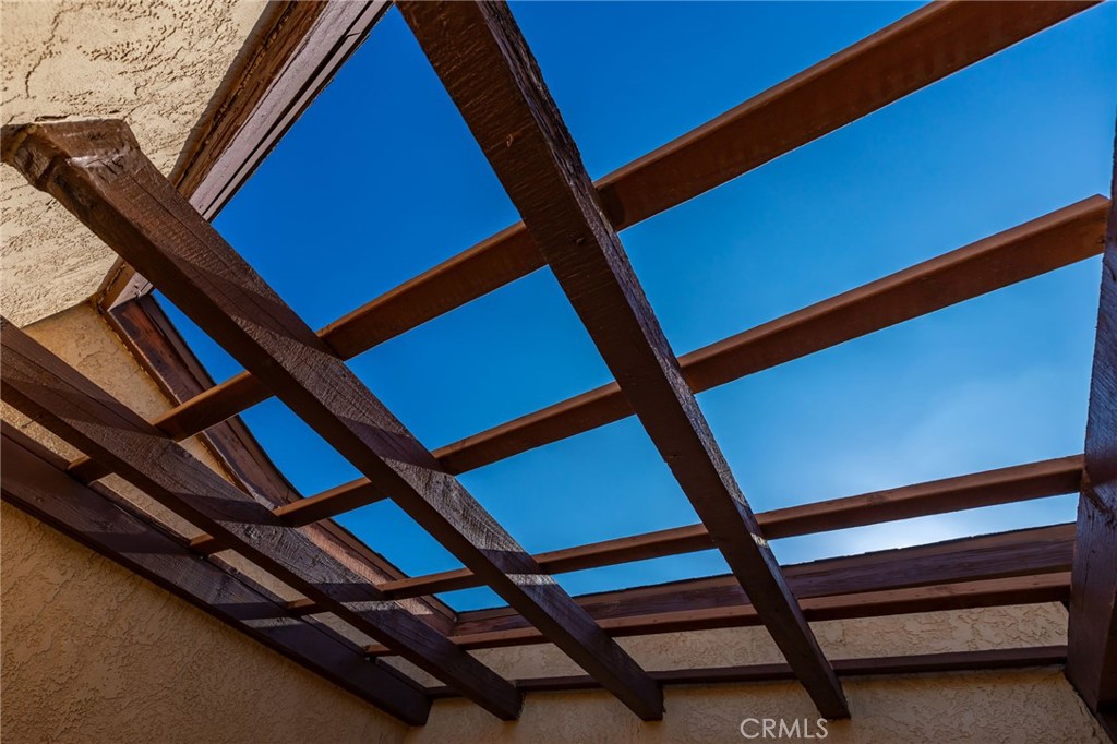https://media.crmls.org/medias/8fbdc552-b815-41e6-a4b2-87f4a9d95087.jpg?preset=X-Large